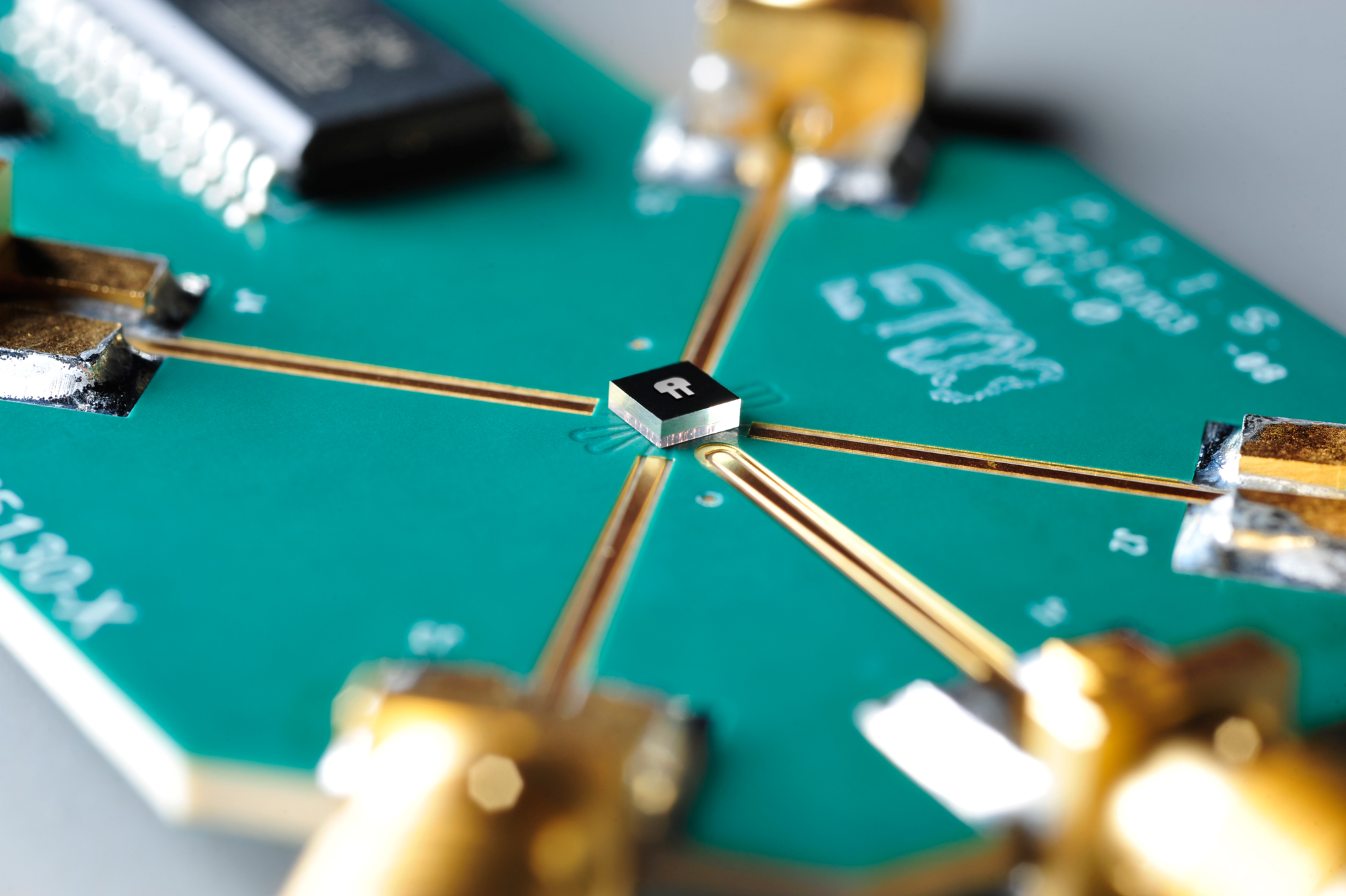 menlo-micro-a-startup-bringing-semiconductor-tech-to-the-humble-switch-is-ready-for-its-closeup