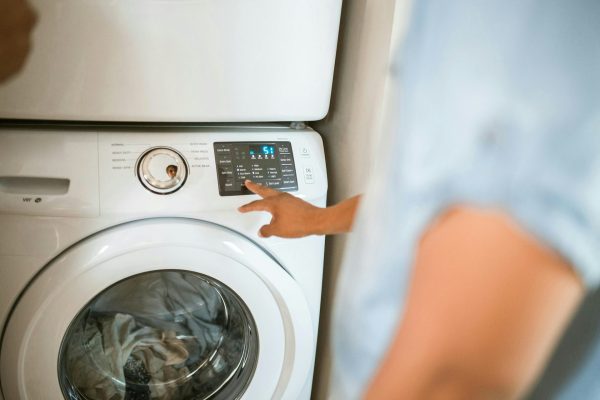 How can I select washing machine settings to extend the lifespan of my clothes?