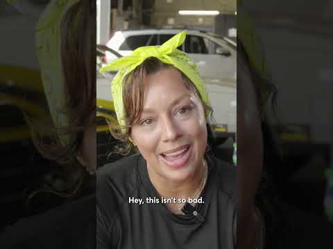 This mom googled how to repair cars — now her auto shop brings in $440,000 a year