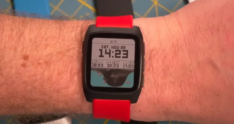 After Fitbit Killed it in 2016, Pebble Returns with 100% Open Source Software and Hardware