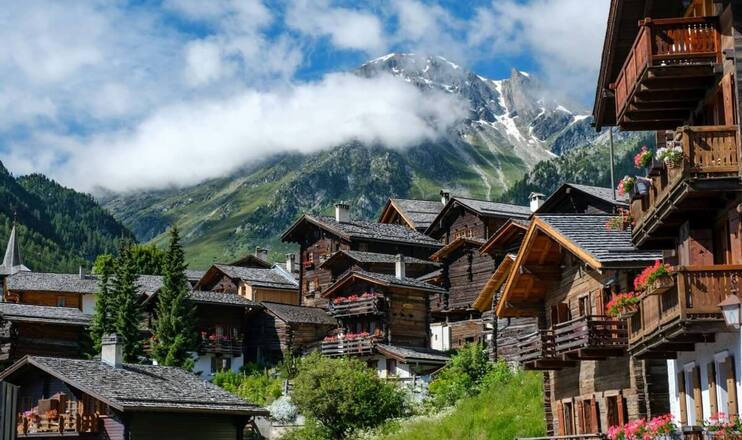 Switzerland Tightens Public-Sector Use of US and Global Cloud